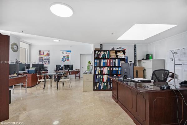 La Perla, 16699 Collins Ave #1002, Sunny Isles Beach, Florida 33160, image 2