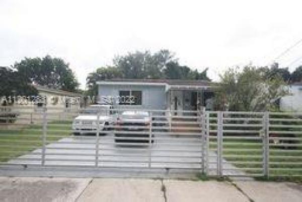Curry, 810 NW 43rd St, Miami, Florida 33127, image 1