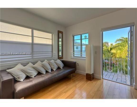 Baia, 930 10th St #8, Miami Beach, Florida 33139, image 1