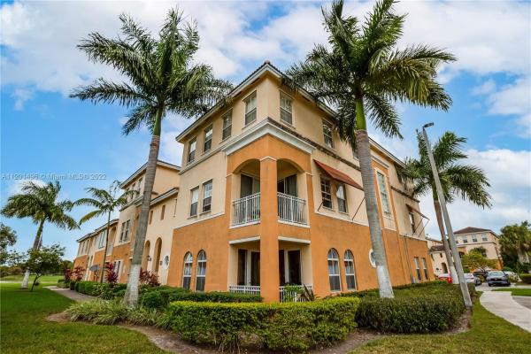 Fontainbleau Lakes Courtyards West, 10012 NW 7th St #113, Fountainebleau, Florida 33172, image 1