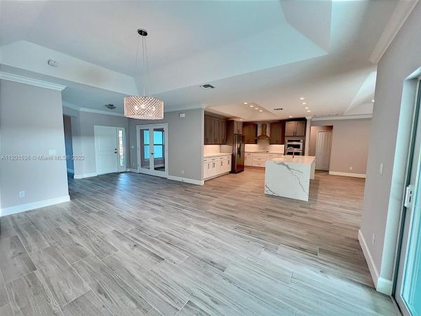 4610 Sw Quezon St, Florida 34953, image 2