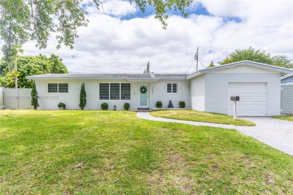 Pine Tree Homes, 19620 Franjo Rd, Cutler Bay, Florida 33157, image 1