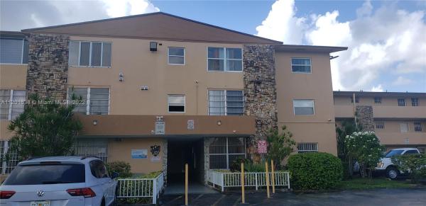 Palm Springs Gardens, 140 Royal Palm Rd #311, Hialeah Gardens, Florida 33016, image 1