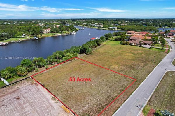 125 SE Fiore Bello, Florida 34952, image 2