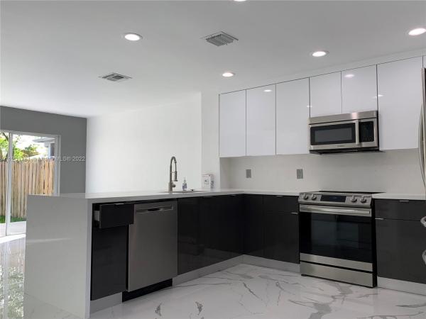 Crystal Lake Village, 774 NW 42d Pl #774, Deerfield Beach, Florida 33064, image 1