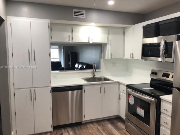 Colony Point, 1000 Colony Point Cir #509, Pembroke Pines, Florida 33026, image 1