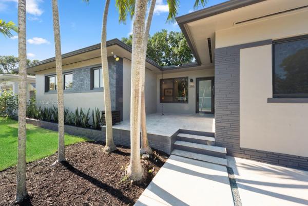 286 NE 112th St, Unincorporated Dade County, Florida 33161, image 2