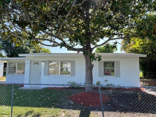 Fleetwood Acres, 3201 S 23rd St, Fort Pierce, Florida 34982, image 1