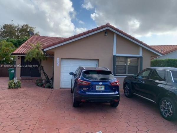 Tamiami Lakes, 13204 SW 11th Ter, Tamiami, Florida 33184, image 2