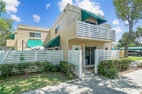 Arbor Courts, 14330 SW 97th Ln #14330, The Hammocks, Florida 33186, image 2