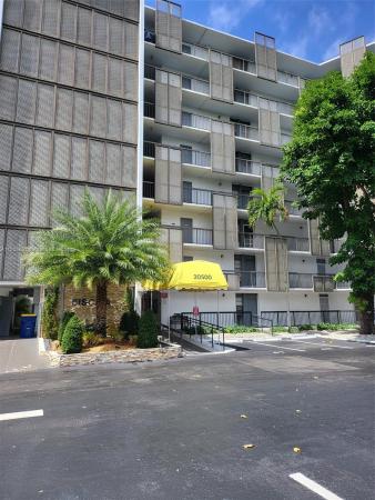 Biscaya, 20500 W Country Club Dr #117, Aventura, Florida 33180, image 2