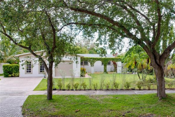 Whispering Pines Estates, 8980 Ridgeland Dr, Cutler Bay, Florida 33157, image 2