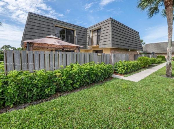 Village Of Sandalwood Lakes, 2439 24th Way, West Palm Beach, Florida 33407, image 2