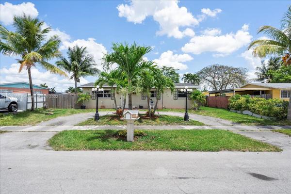 Gem Homes, 14515 SW 297th Ter, Leisure City, Florida 33033, image 1