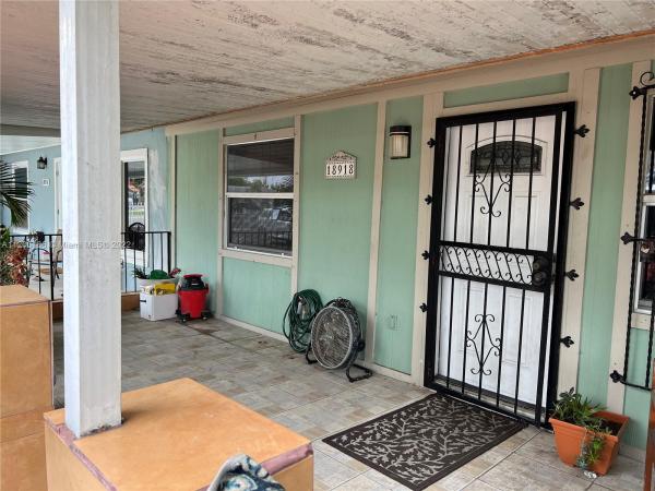 Kings Gardens, 18918 NW 46th Ave #1, Miami Gardens, Florida 33055, image 2