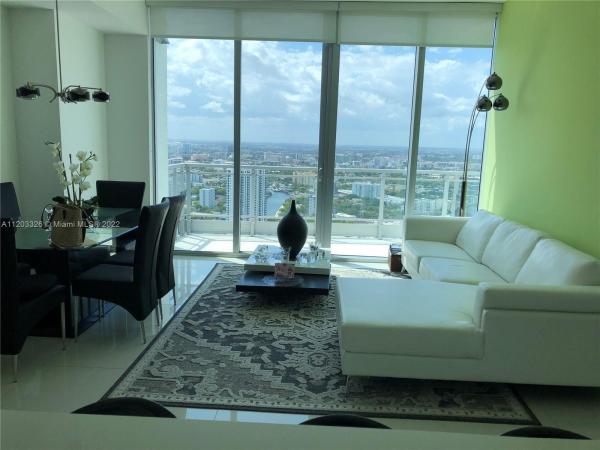 The Ivy At Riverfront, 90 SW 3rd St #PH-7, Miami, Florida 33130, image 2