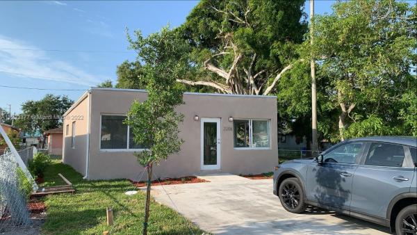 Liberia, 2202 Simms St, Hollywood, Florida 33020, image 2