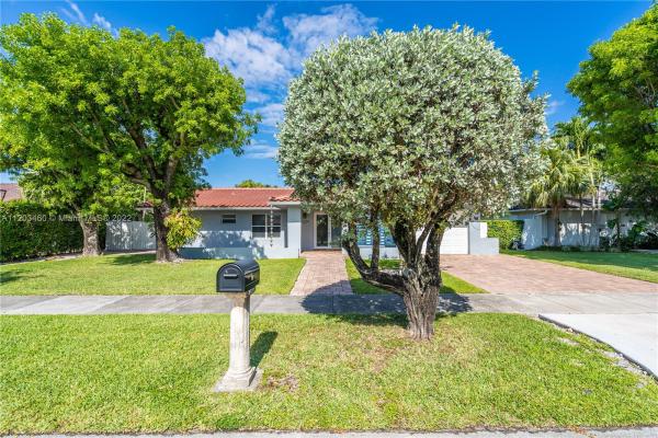 International Gardens, 2524 SW 125th Ct, Tamiami, Florida 33175, image 1