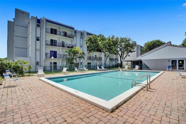 Village Square, 7521 NW 16th St #4306, Plantation, Florida 33313, image 1
