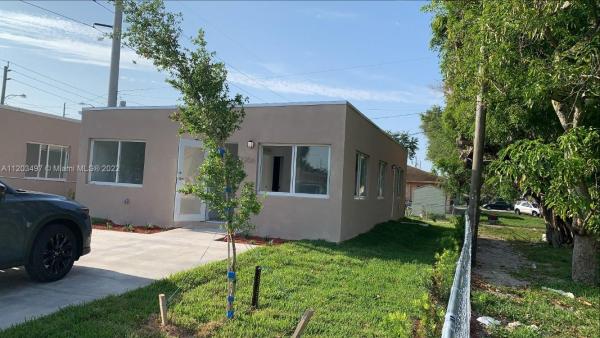 Liberia, 2206 Simms St, Hollywood, Florida 33020, image 2