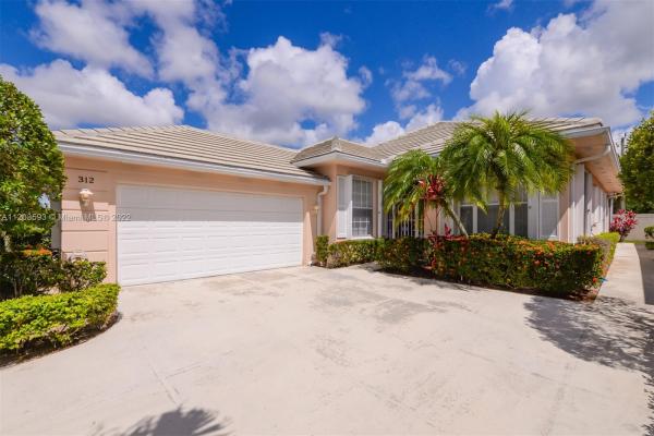 312 NW Bentley Cir, Florida 34986, image 2