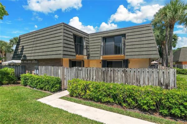 Village Of Sandalwood Lakes, 3123 31st Way, West Palm Beach, Florida 33407, image 2