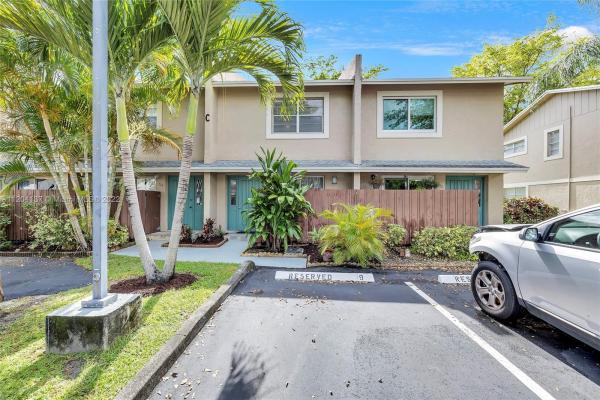 Lakewood East, 772 Banks Rd, Coconut Creek, Florida 33063, image 1
