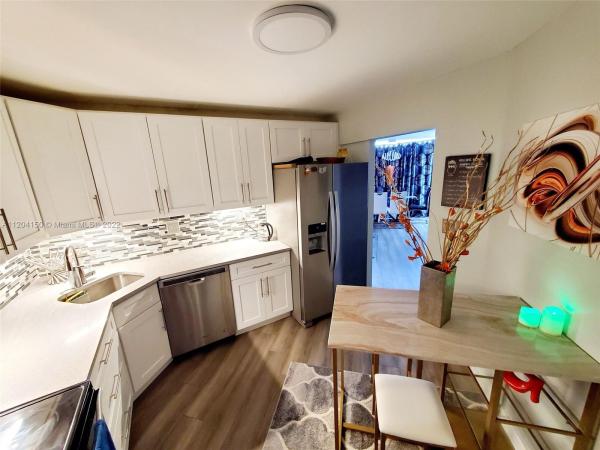 Commodore Plaza Tower, 2750 NE 183rd St #PH-07, Aventura, Florida 33160, image 2