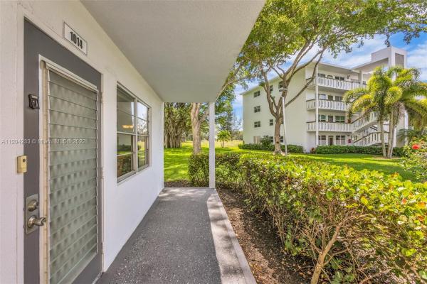 Lyndhurst, 1014 Lyndhurst H, Deerfield Beach, Florida 33442, image 2