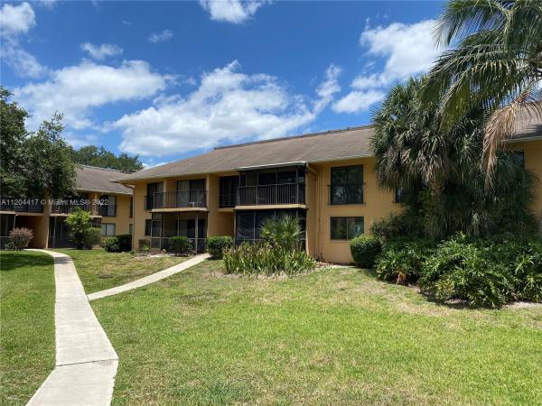 Hampton Court, 5835 Washington St #56, Hollywood, Florida 33023, image 2