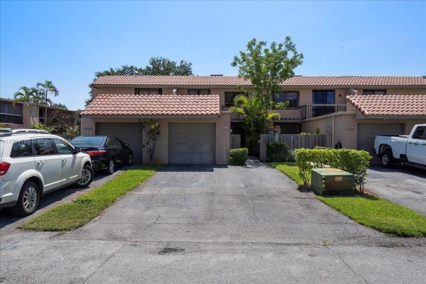 Golfwood, 20547 NE 6th Ct, Ives Estates, Florida 33179, image 1