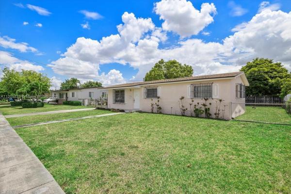 Coral Gardens, 3005 SW 92nd Pl, Westchester, Florida 33165, image 2