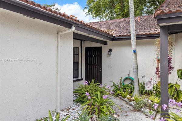 Village Homes At Lakes Of The Meadow, 15225 SW 48th Ter #F-82, Kendall West, Florida 33185, image 2