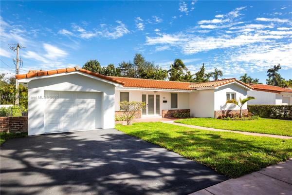 Granada, 811 Capri St, Coral Gables, Florida 33134, image 2