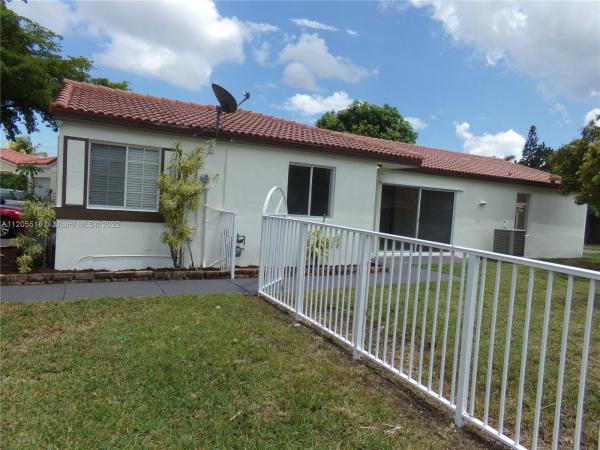 Weitzer Serena Lakes West, 13930 SW 171st St, Richmond West, Florida 33177, image 2