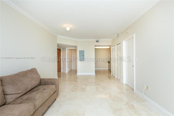Akoya, 6365 Collins Ave #2206, Miami Beach, Florida 33141, image 2