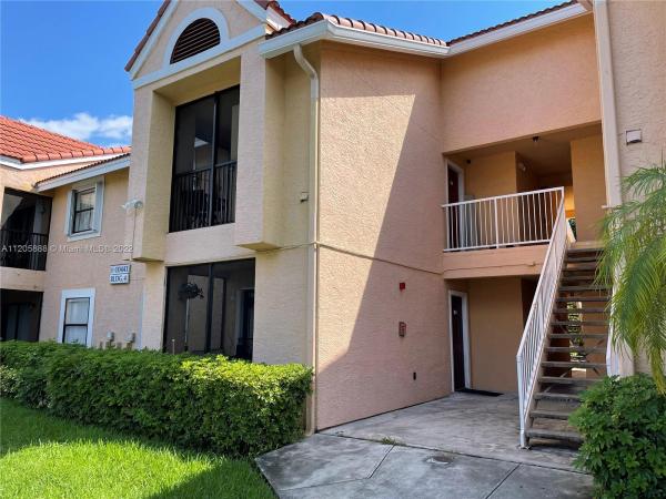 Biscayne Beach Club, 10441 SW 156th Ct #429, The Hammocks, Florida 33196, image 2