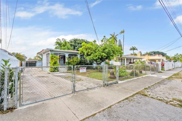 Holleman Manor, 1991 NW 33rd St, Miami, Florida 33142, image 1