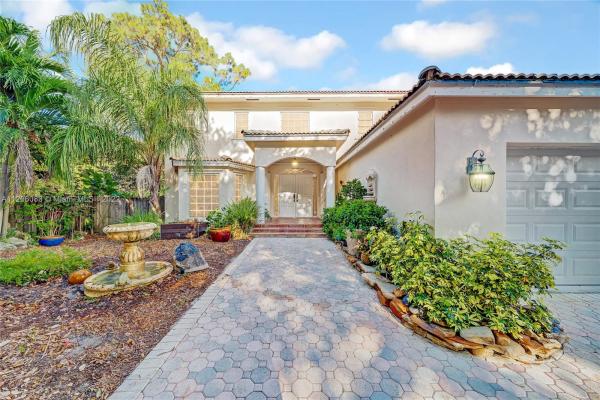 Somi Hive Apartments, 4950 SW 63rd Ave, South Miami, Florida 33155, image 1