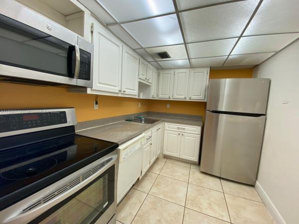 Bayview Palms, 1805 Sans Souci Blvd #415, North Miami, Florida 33181, image 2