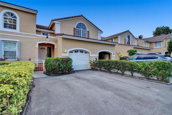Regatta Pointe, 14601 Balgowan Rd #204-2, Miami Lakes, Florida 33016, image 1
