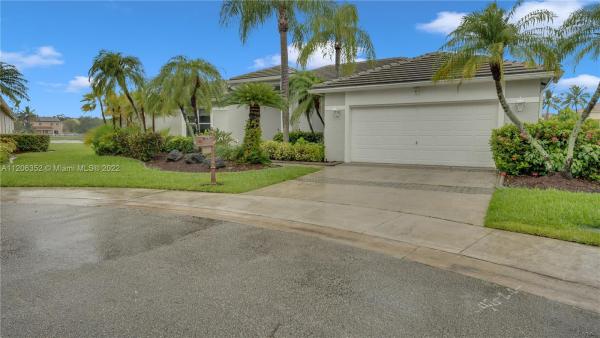 Fairfax Lake, 520 Montclaire Dr, Weston, Florida 33326, image 1