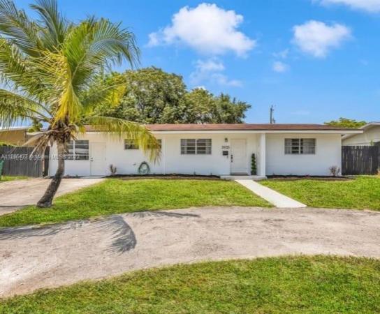 Carol City, 3935 NW 176th St, Miami Gardens, Florida 33055, image 2