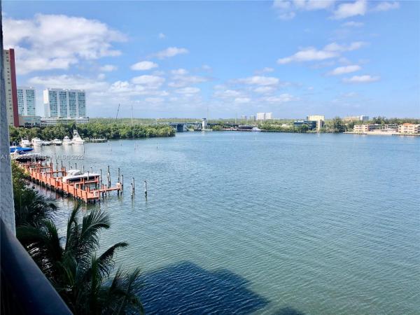 Porto Bellagio, 17100 N Bay Rd #1606, Sunny Isles Beach, Florida 33160, image 2