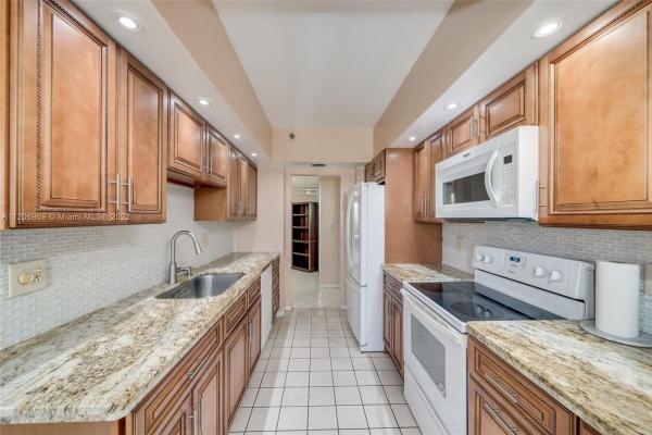 Environ Towers 2, 7300 W Radice Ct #804, Lauderhill, Florida 33319, image 1