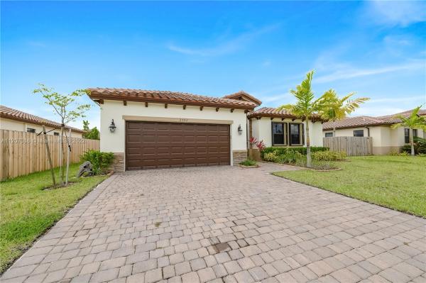 Kingman Commons, 2562 SE 2nd St, Homestead, Florida 33033, image 2