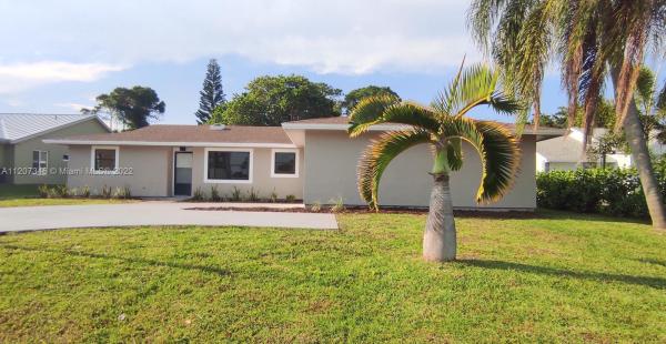 965 SE Bayfront Ave, Florida 34983, image 2