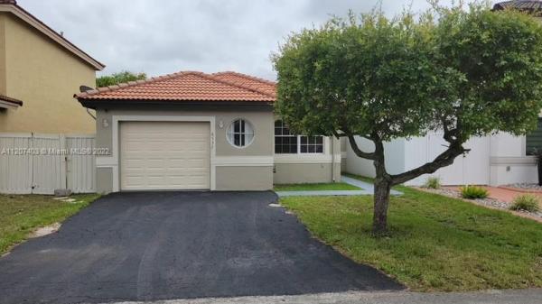 Marbella Park, 8532 NW 196th Ter, Hialeah, Florida 33015, image 2