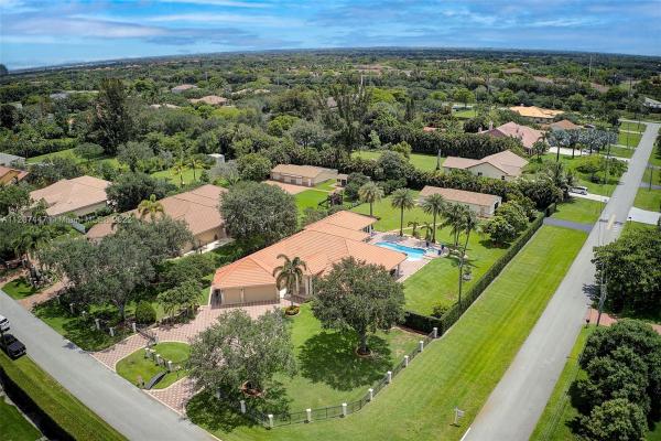 Plantation Oaks East, 800 NW 115th Ave, Plantation, Florida 33325, image 1