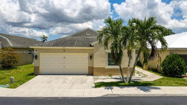 Riverbend, 224 W Riverbend Dr, Sunrise, Florida 33326, image 1